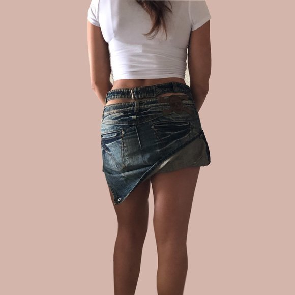 Exclusive Italian Designer Low Rise Mini Skirt - Picture 6 of 8